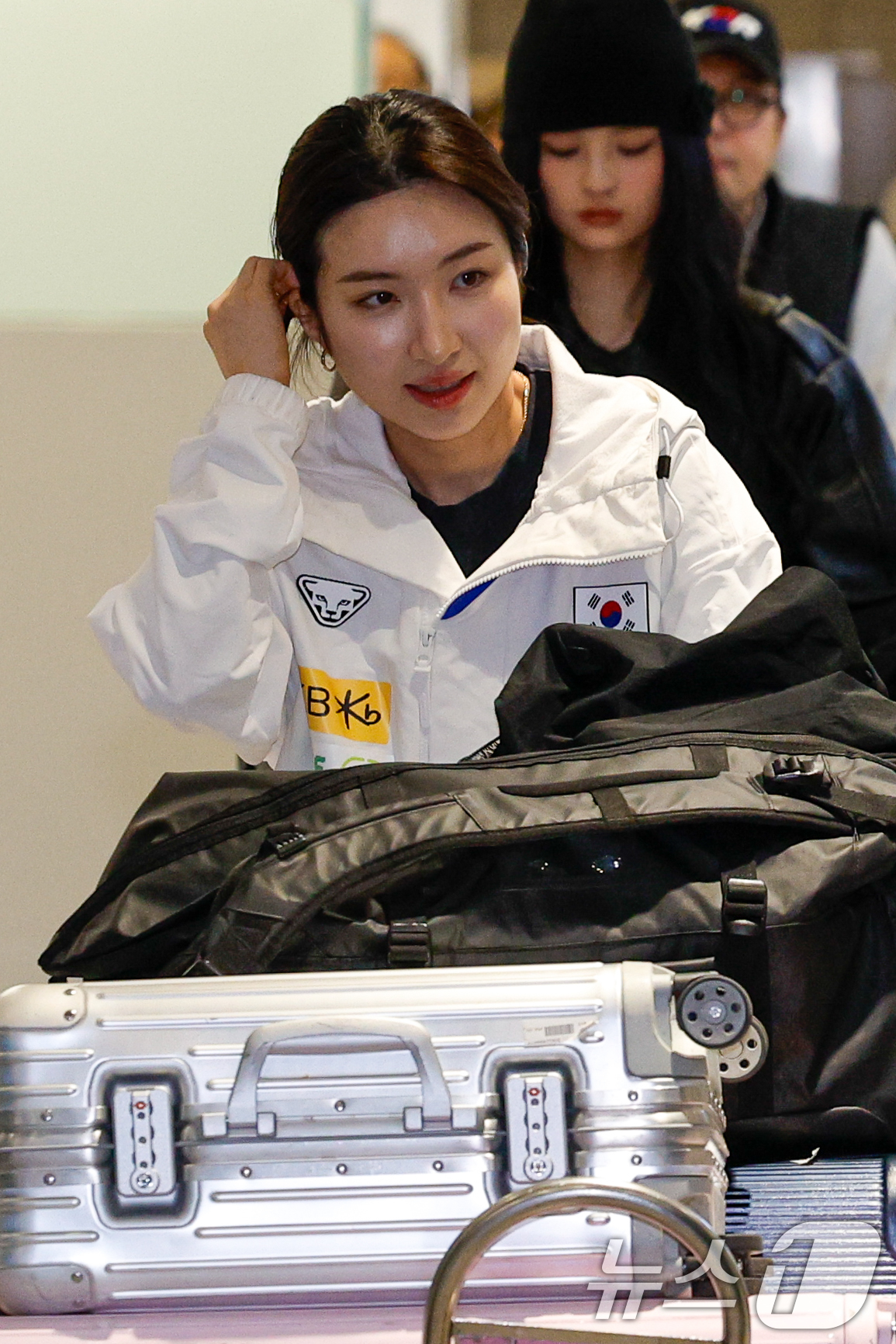 (인천공항=뉴스1) 안은나 기자 = 2026 ISU(국제빙상경기연맹) 쇼트트랙 세계선수권대회에서 1000m, 1500m 금메달로 생애 첫 2관왕을 달성한 김길리가 17일 오후 인천 …