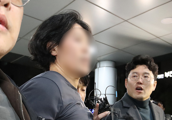 부산 항공사 기장 살해 피의자, 부산진경찰서로 압송