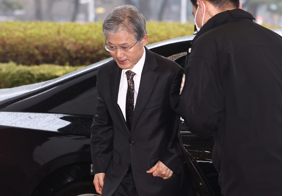 출근하는 조희대 대법원장