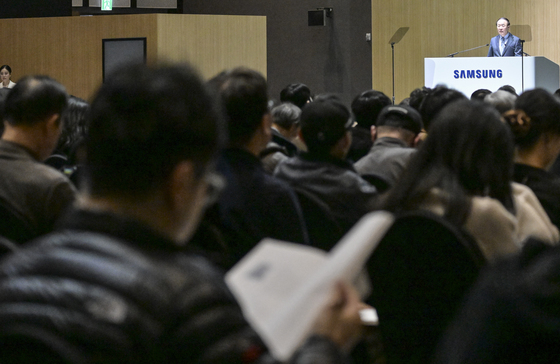 주주총회서 인사말 하는 전영현 부회장