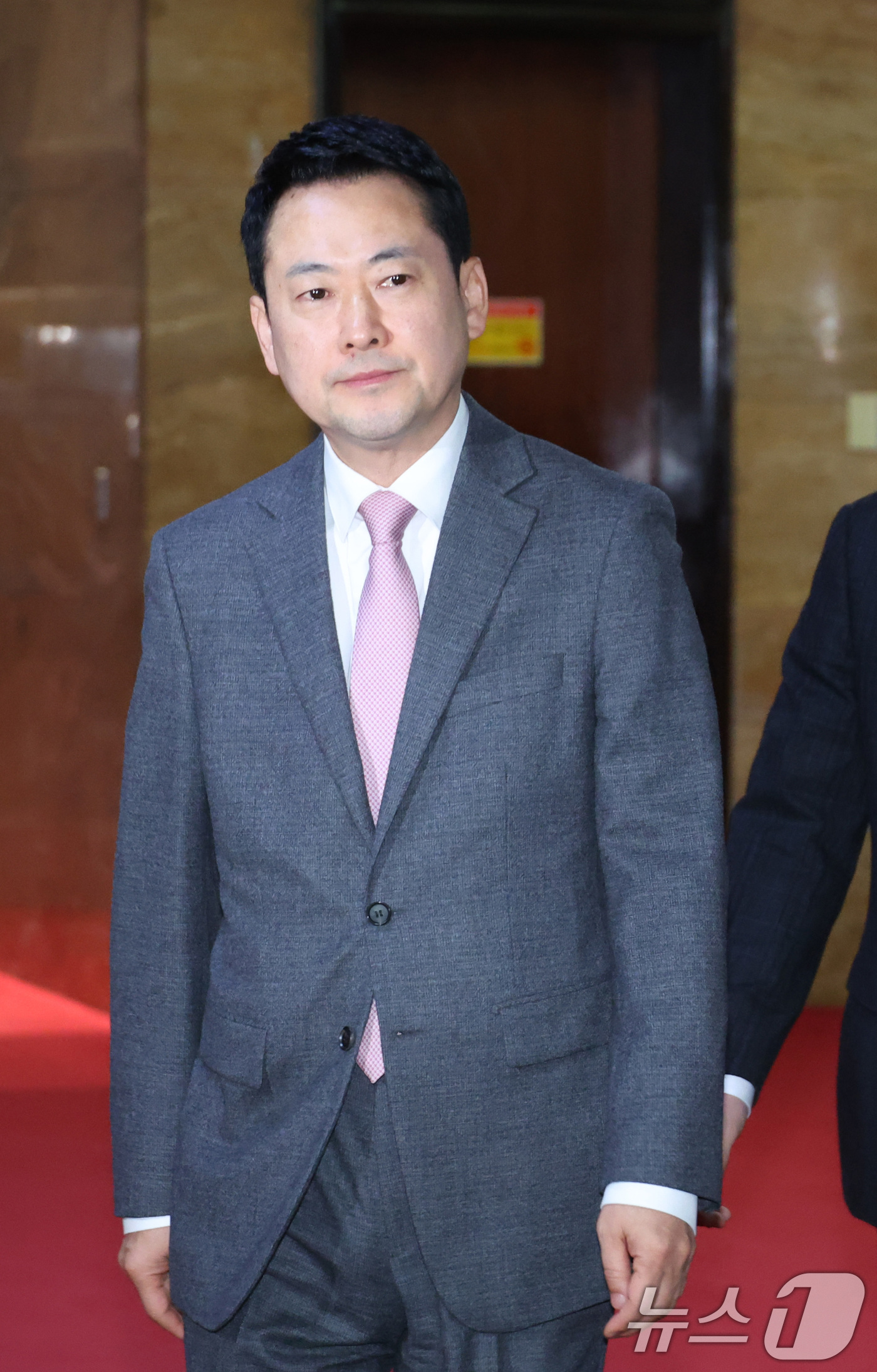 (서울=뉴스1) 신웅수 기자 = 장동혁 국민의힘 대표가 18일 서울 여의도 국회로 출근하고 있다. 2026.3.18/뉴스1