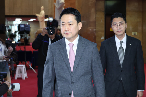 등청하는 장동혁 대표