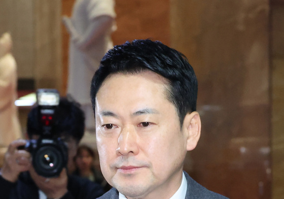 국회 출근하는 장동혁 대표