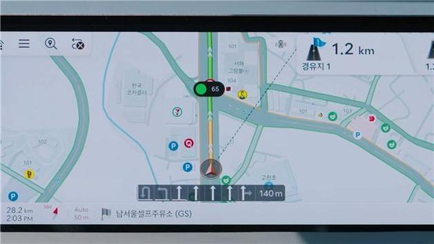 "내비게이션 '실시간 교통 신호정보' 이용 차량은 과속 10%p 감소"