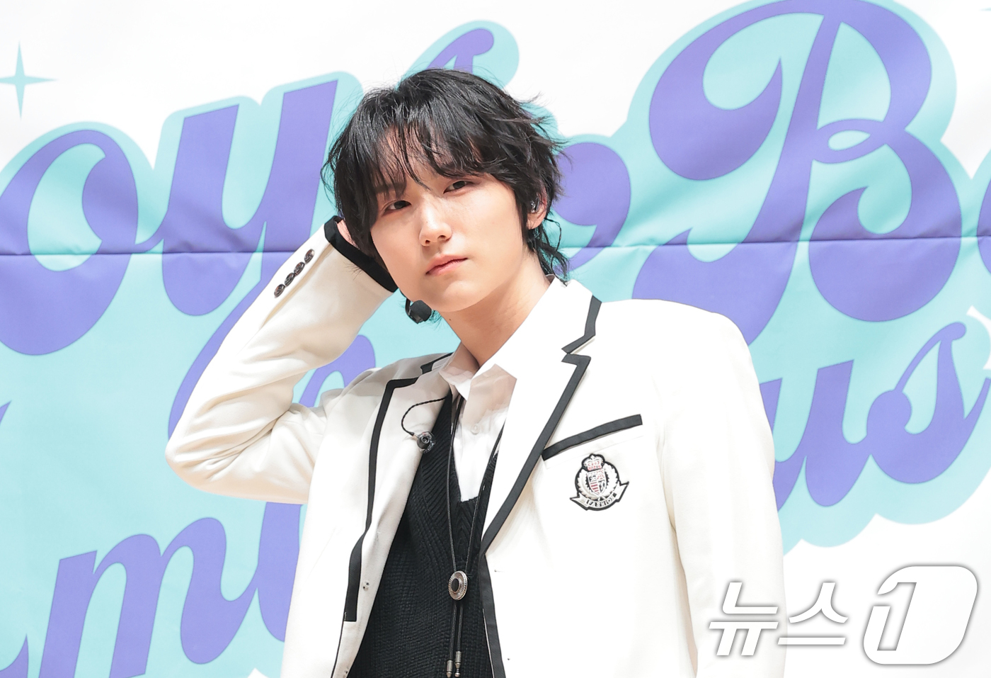 (서울=뉴스1) 권현진 기자 = 그룹 엠비오 승상이 18일 서울 도봉구 세그루패션디자인고등학교에서 열린 웹예능 ‘오늘 우리 학교는(오우학)’ 현장공개에 앞서 포즈를 취하고 있다. …