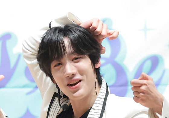 엠비오 기원, 행복 바이러스