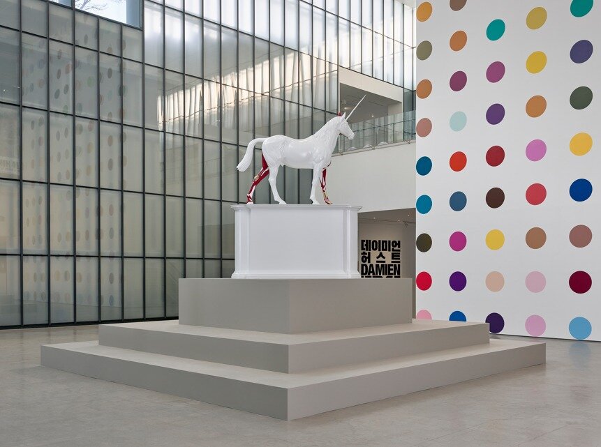 본문 이미지 - 데이미언 허스트_전시 전경_MMCA 서울 (국립현대미술관 제공)