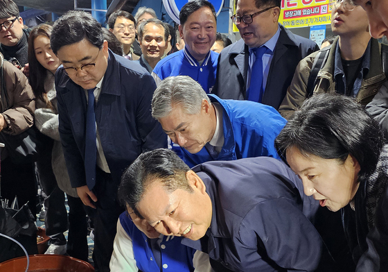 경남 하동 진교공설시장 찾은 정청래