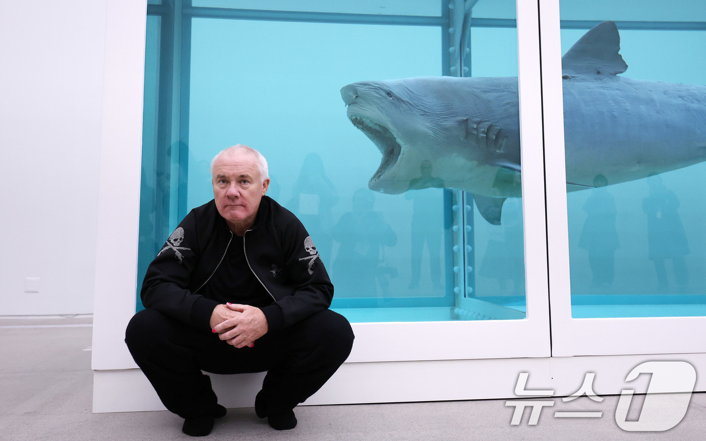 (서울=뉴스1) 박지혜 기자 = 세계적인 현대미술 거장 데이미언 허스트가 18일 오전 서울 종로구 국립현대미술관 서울에서 열린 '진실은 없어 그러나 모든 것은 가능하지' 기자간담회 …