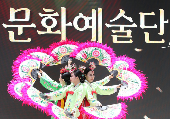 피어나는 '봄'처럼