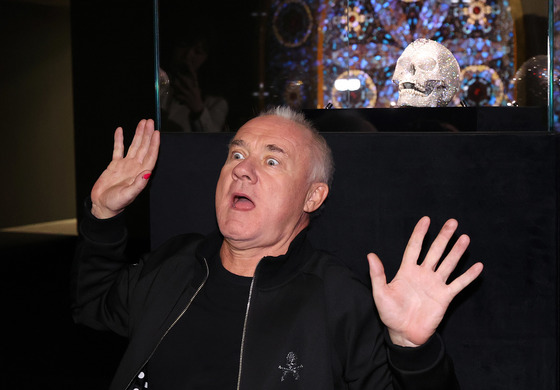 다이아 박힌 해골의 작가, 허스트 한국 찾았다