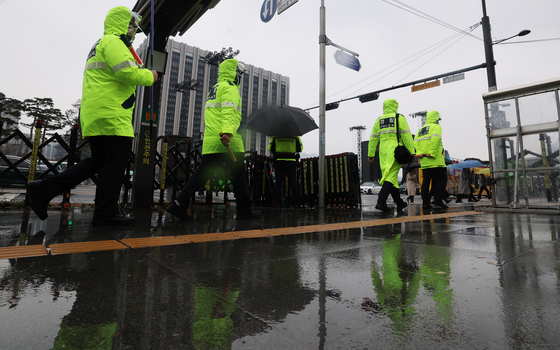 "BTS 공연 앞 테러경보 격상"