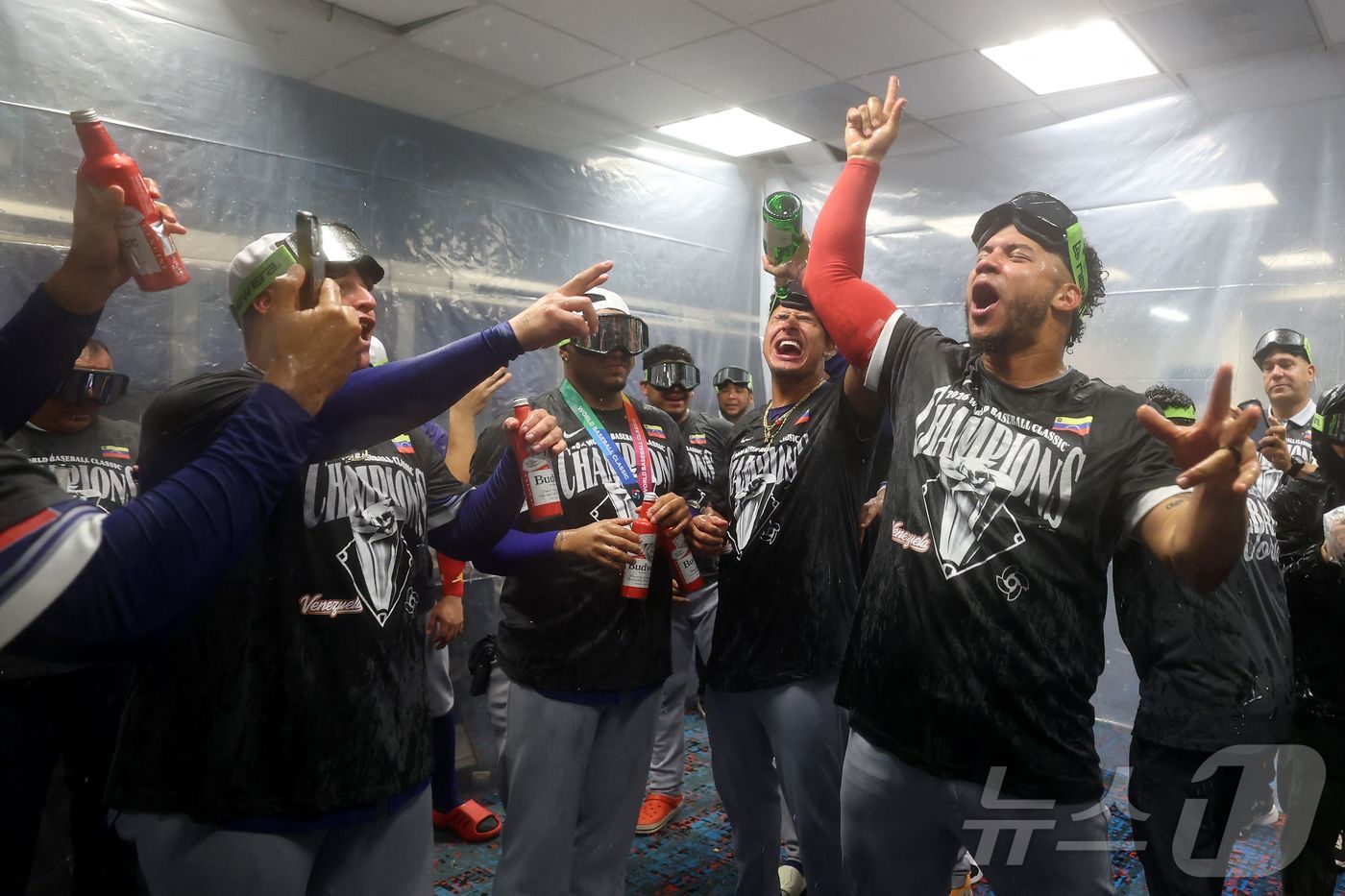 (AFP=뉴스1) 김성진 기자 = 베네수엘라 야구대표팀 선수들이 18일(한국시간) 미국 플로리다주 마이애미의 론디포 파크에서 열린 2026 월드베이스볼클래식(WBC) 결승전에서 미 …