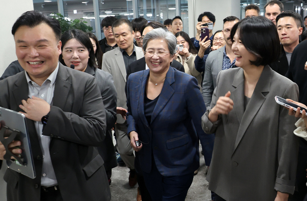 네이버 사옥 둘러보는 리사 수 AMD CEO