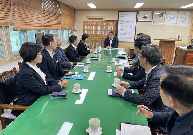 김정완 광양시장 권한대행 "정치적 중립 반드시 지켜야 할 원칙"