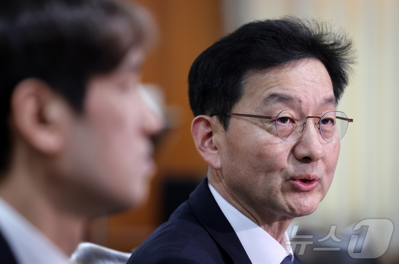 (서울=뉴스1) 김성진 기자 = 윤창렬 국무조정실장이 18일 서울 종로구 정부서울청사에서 열린 생명존중 및 자살예방을 위한 범정부 생명지킴추진본부-유통업계 업무협약식에서 모두발언을 …