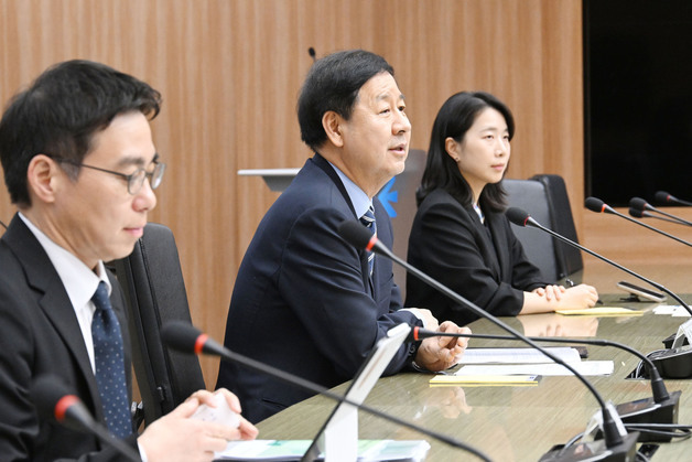 구윤철, 외환 전문가 만나 "원화 펀더멘털 과도한 괴리시 적기 대응"