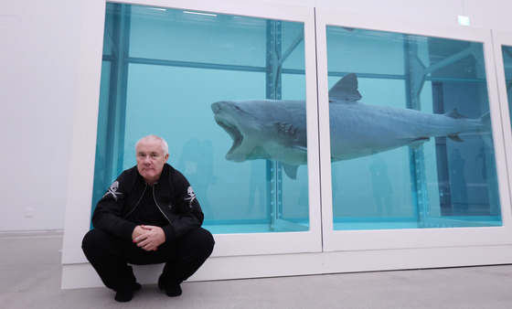 데이미언 허스트 '진실은 없어 그러나 모든 것은 가능하지'