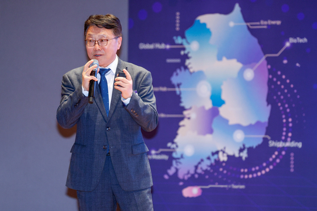 국토부 "5극 3특 전략, 전국에 여러 개의 서울 만들자는 것"