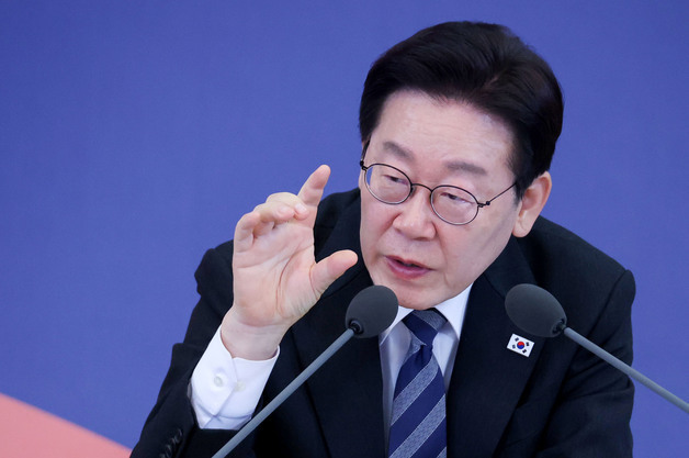 李대통령 "타국 추종할 시스템 만들어야 코리아 프리미엄 가능"(종합)