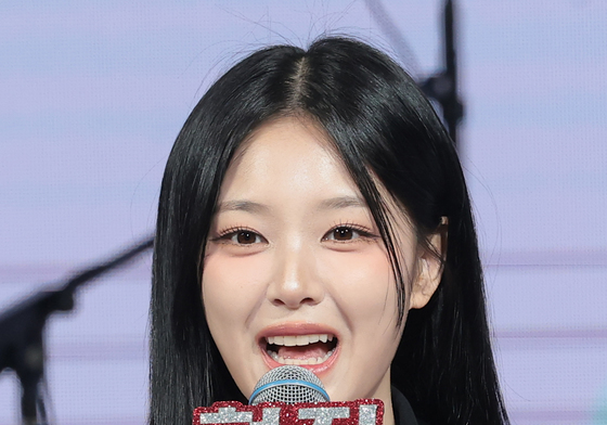 인사말 하는 레이턴시 현진