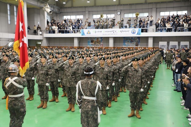 35사단 올해 첫 신병 수료식…7주간 255명 기초군사훈련 이수