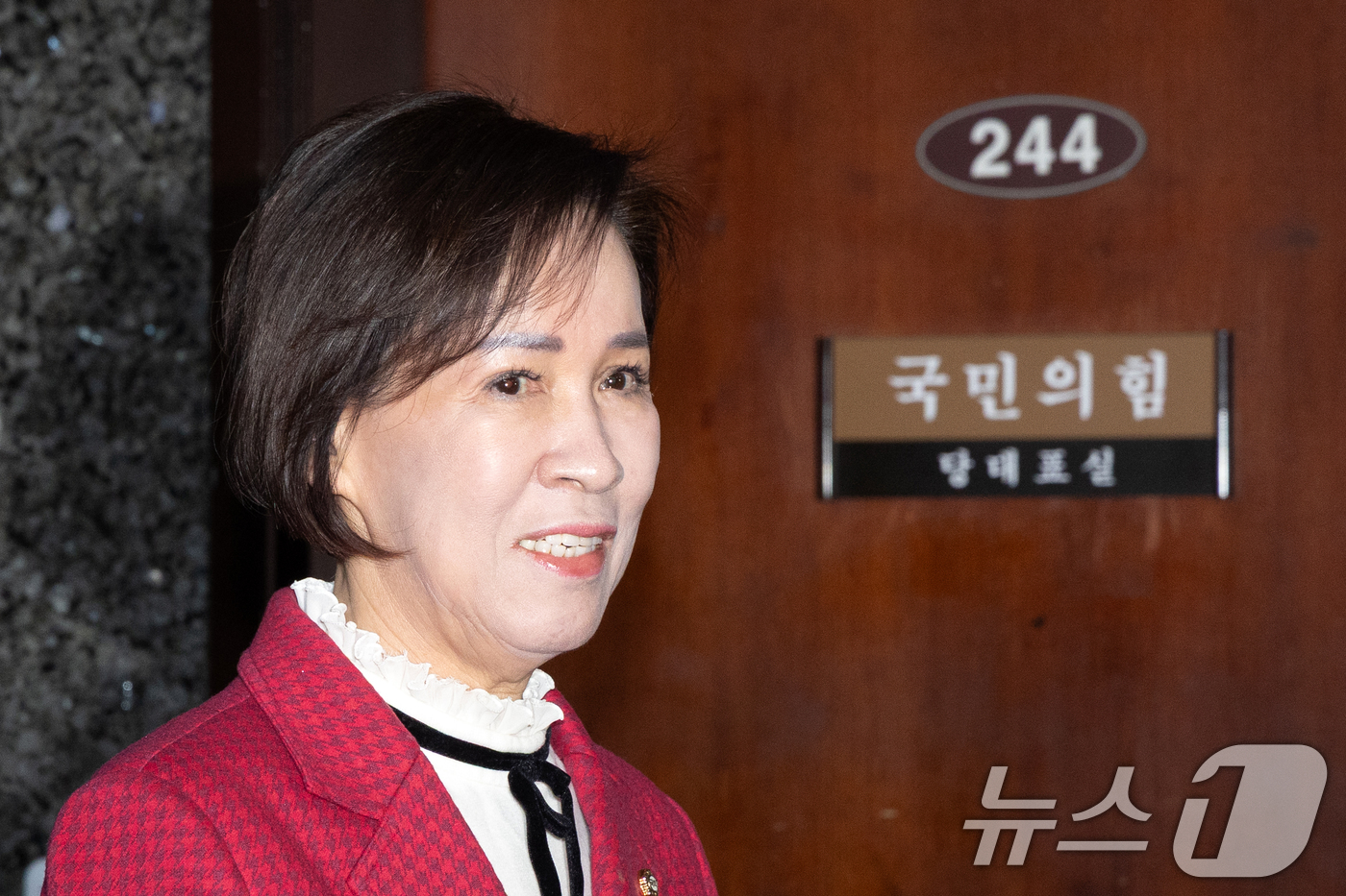 (서울=뉴스1) 이승배 기자 = 이인선 국민의힘 대구시당위원장이 18일 서울 여의도 국회에서 대구시 지역구 의원들과 장동혁 대표와의 면담을 마치고 입장을 밝히고 있다. 2026.3 …