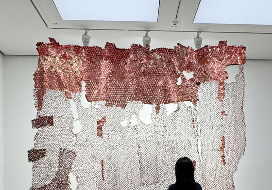 화이트 큐브 서울서 막 올린 엘 아나추이 개인전