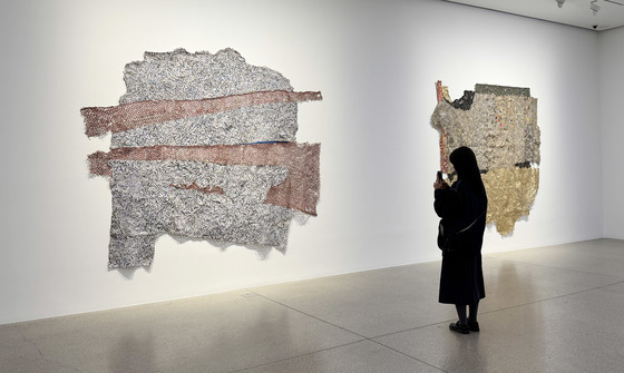 화이트 큐브 서울서 막 올린 엘 아나추이 개인전