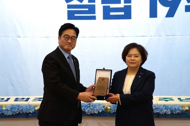 정춘생, 국회의장 표창…청소년 AI 기술 보호 발의 공로 인정받아