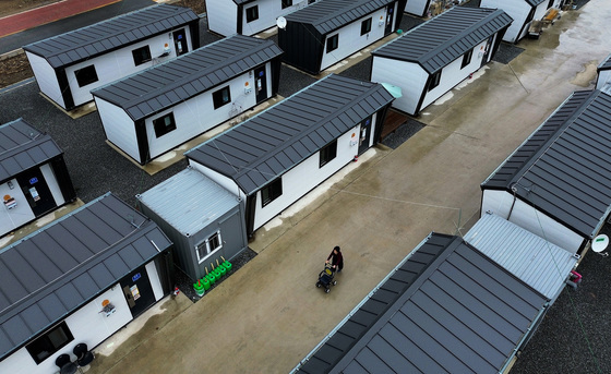 '경북 산불 1년' 아직도 임시주택 생활