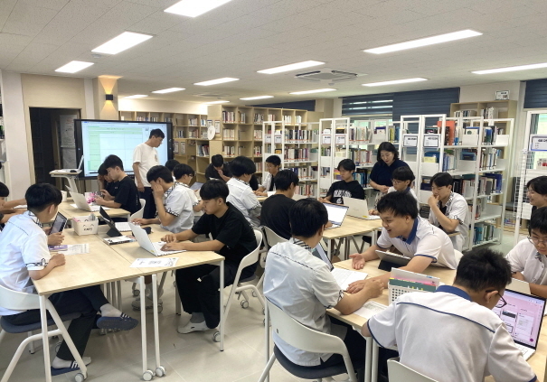 전북교육청 학교도서관 활성화 정책 효과 '톡톡'…도서대출 63%↑