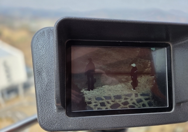 "골퍼까지 선명하게"…영동군 와인전망대 망원경 사생활 침해 논란