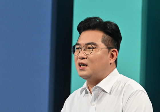 토론회 발언하는 정준호 후보