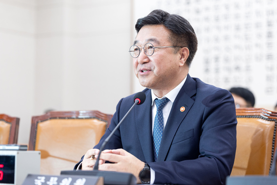 중수청 관련 질의 답변하는 윤호중 장관