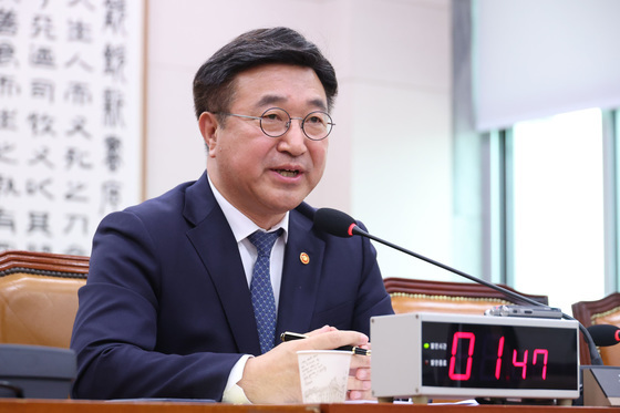 중수청법 관련 답변하는 윤호중 장관