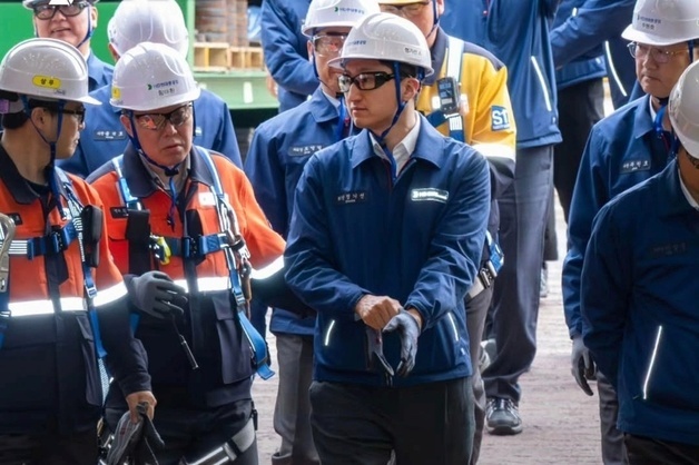 정기선 HD현대 회장, HD현중 함정·중형선 사업부 현장 경영