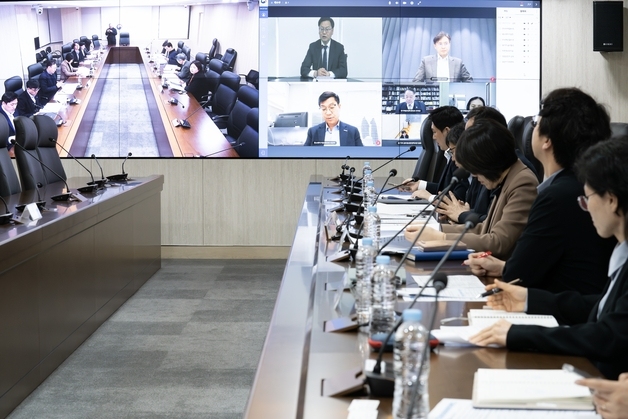 김성범 해수차관 "중동 긴장격화로 물류 불확실성…한뜻으로 뭉쳐 대응해야"