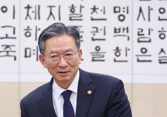 법사위 출석하는 정성호 법무장관