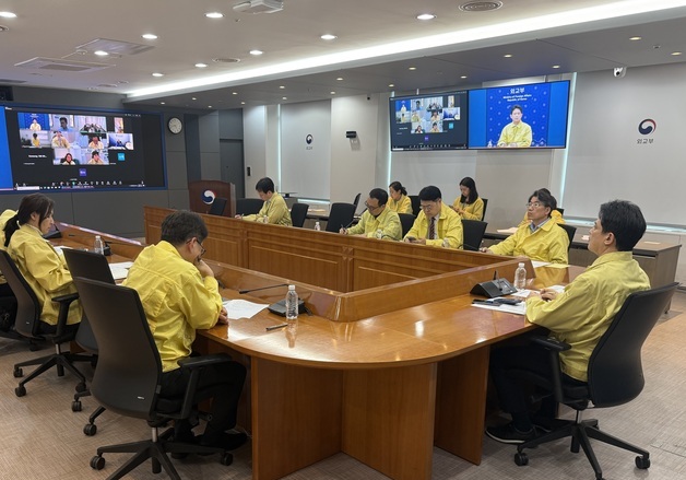 정부 "호르무즈 인근국 비상입항 허가 등 협조 체계 구축"