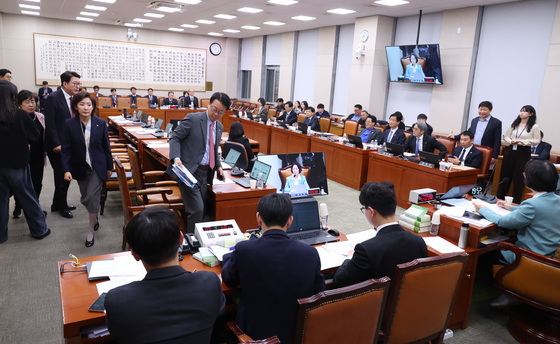 국민의힘 '공소청 처리 반발'