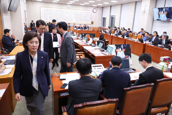 국민의힘 법사위 퇴장