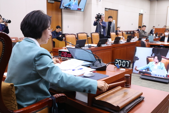 야당 퇴장 속 통과되는 공소청법