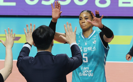 실바 한 시즌 최다 득점 신기록! GS칼텍스, 5년 만에 봄배구 진출