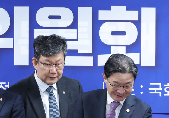 당정 자리하는 강준현·이억원