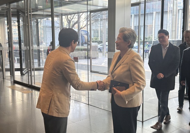 리사 수, 삼성전자 노태문 사장과 회동…AI PC·모바일 협력 주목