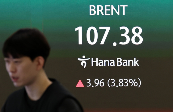 포장재·페트 재고 바닥 보인다…'고유가 공포'에 식품업계 초긴장