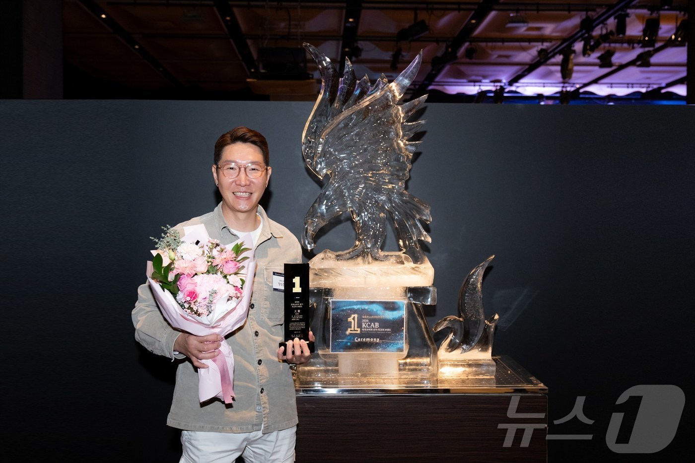 (서울=뉴스1) = 크록스는 지난 18일 서울 중구 더플라자호텔에서 개최된 ‘2026 한국소비자 평가 최고의 브랜드’(KCAB)대상 시상식에서 캐주얼 풋웨어 부문을 수상했다. 크록 …