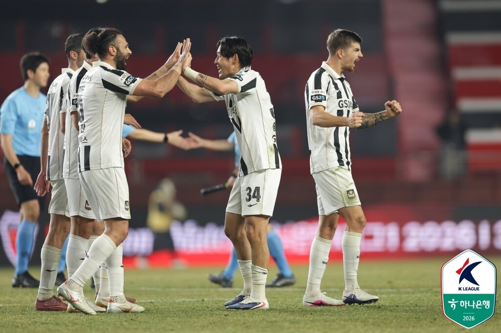 본문 이미지 - 서울과 울산 모두 '심리적인 부담'이 컸던 팀인데, 빠르게 털어냈다는 것이 가장 큰 의미다. (한국프로축구연맹 제공)