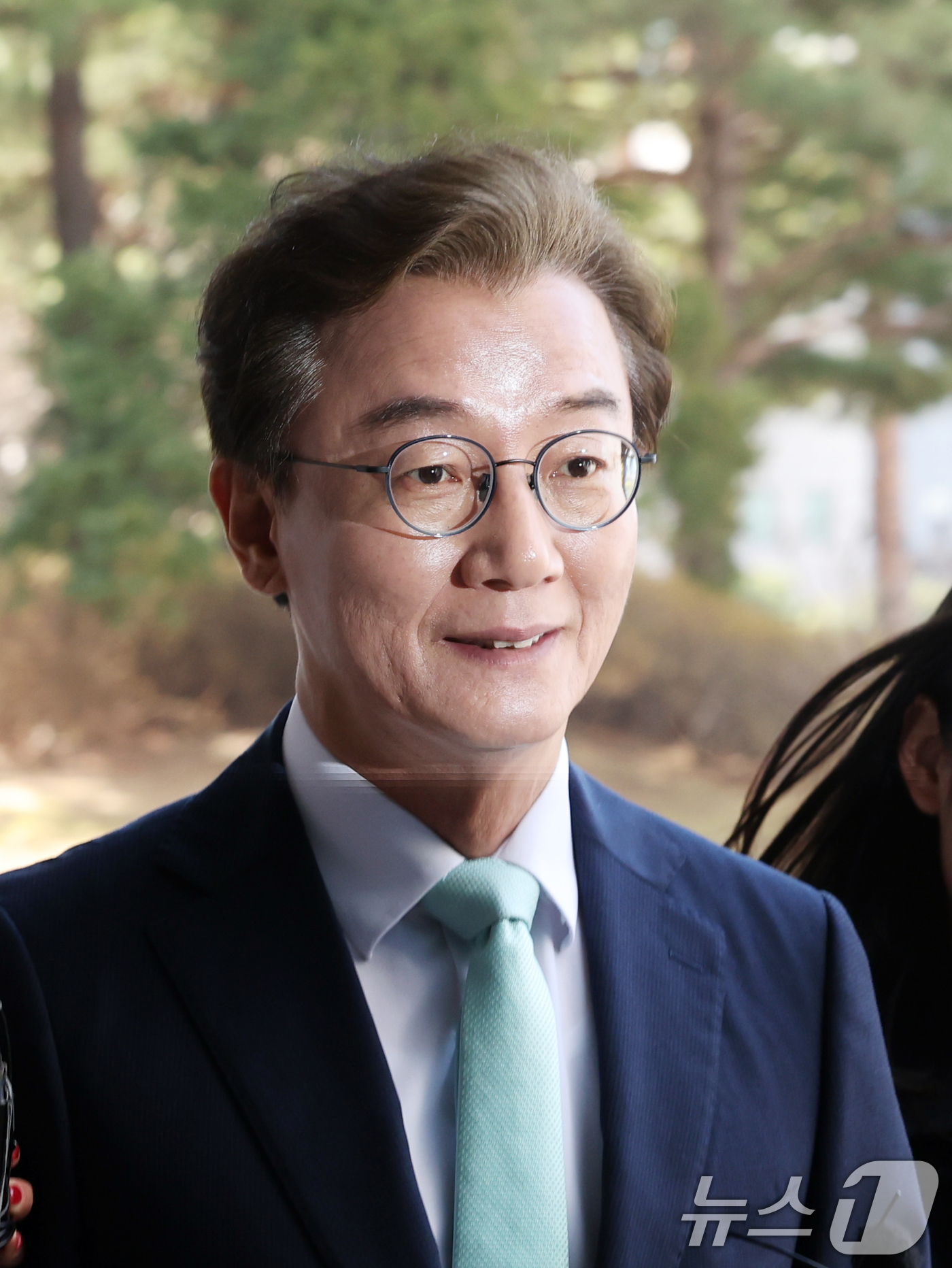 (서울=뉴스1) 황기선 기자 = '통일교의 정교유착 비리 의혹'을 받고 있는 전재수 더불어민주당 의원이 19일 오전 서울 서초구 검·경 합동수사본부에 피의자 신분으로 출석하고 있다 …